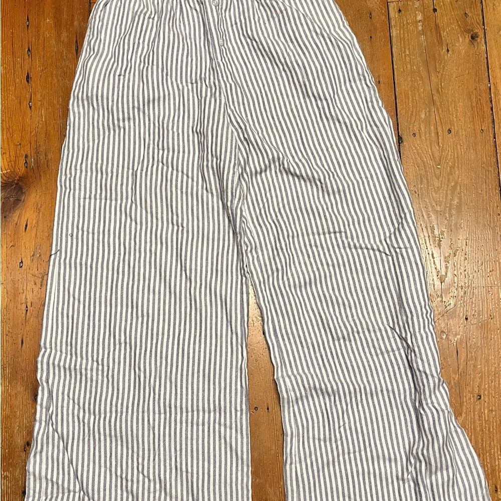 Sincerely Jules Gray and White Striped Pants